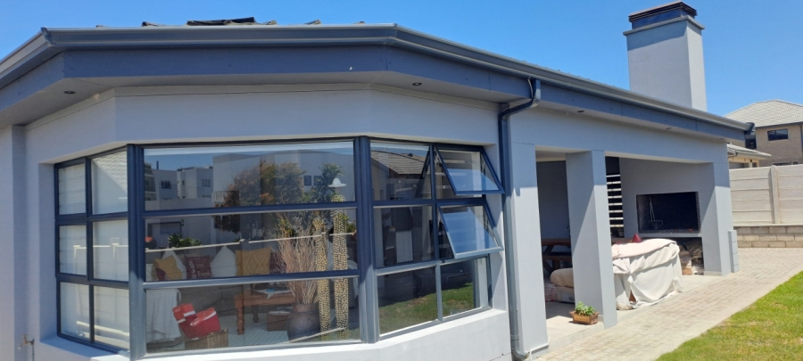 2 Bedroom Property for Sale in Reebok Western Cape